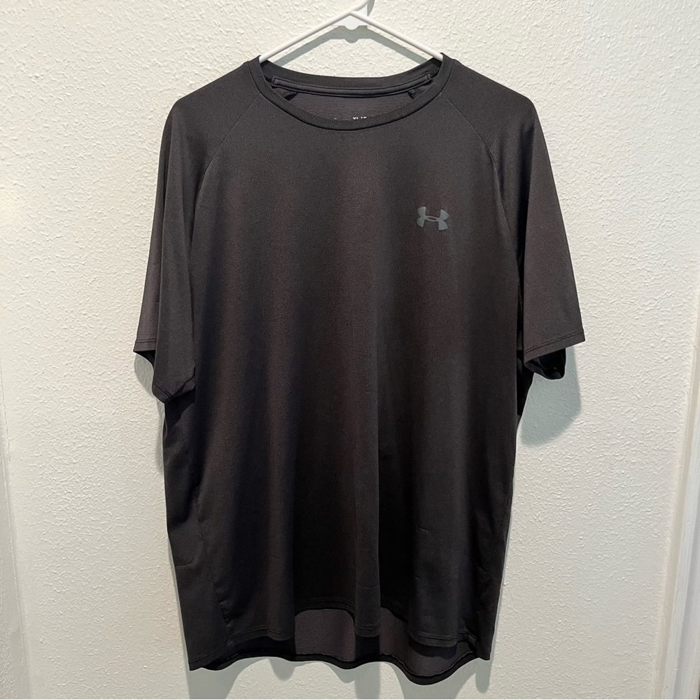 Under Armour Men's Black T-Shirt